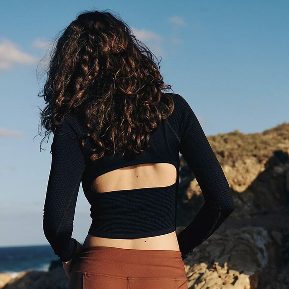 NWT Free People Women's FP Movement Bail Out Long Sleeve Layer. Size M/L. - Picture 2 of 6